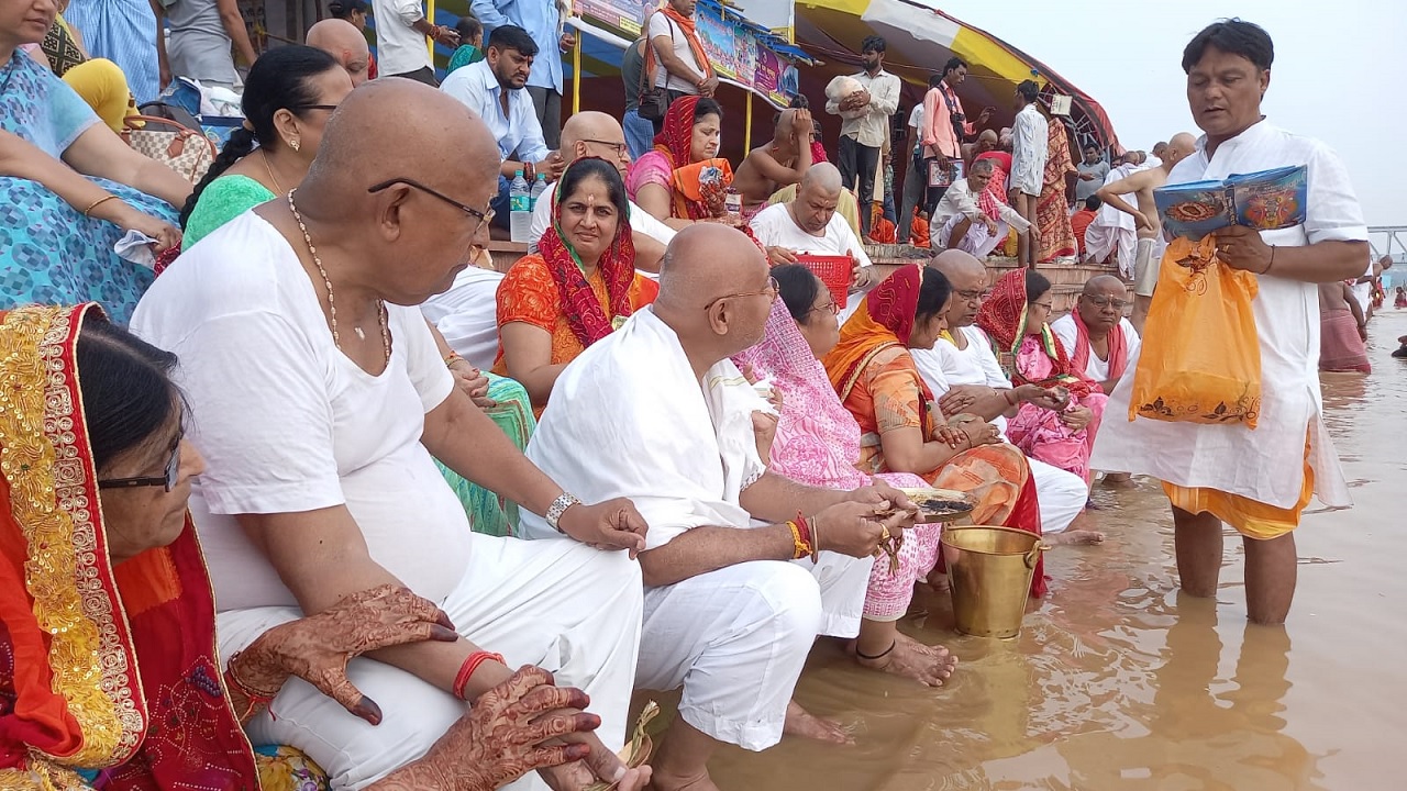 Pinddaan rituals at Falgu River, Gaya